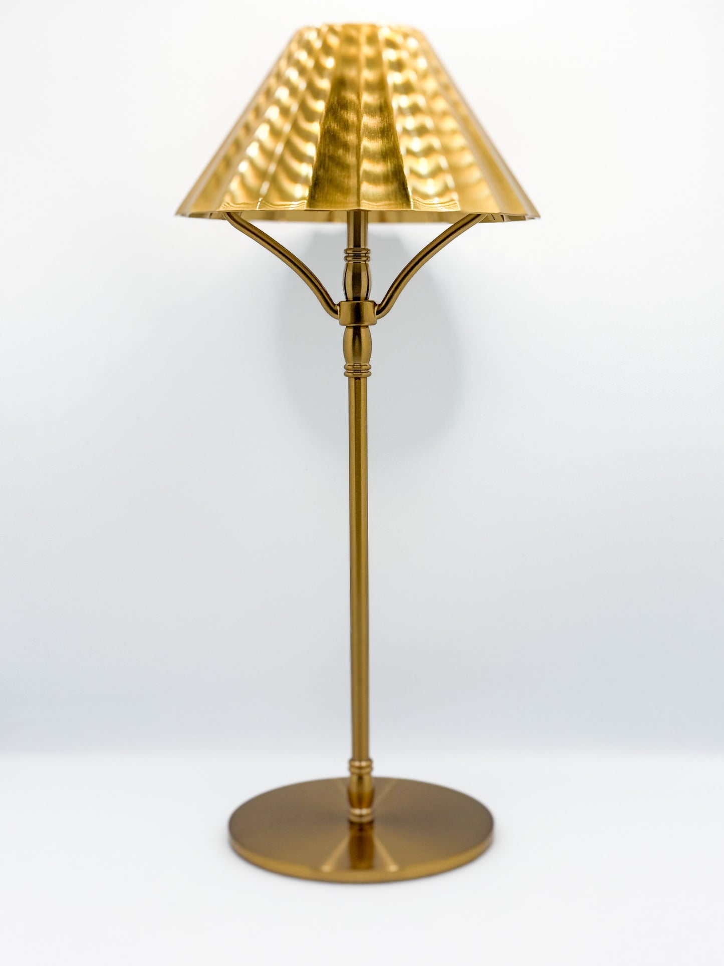 Aufladbare goldene Lampe